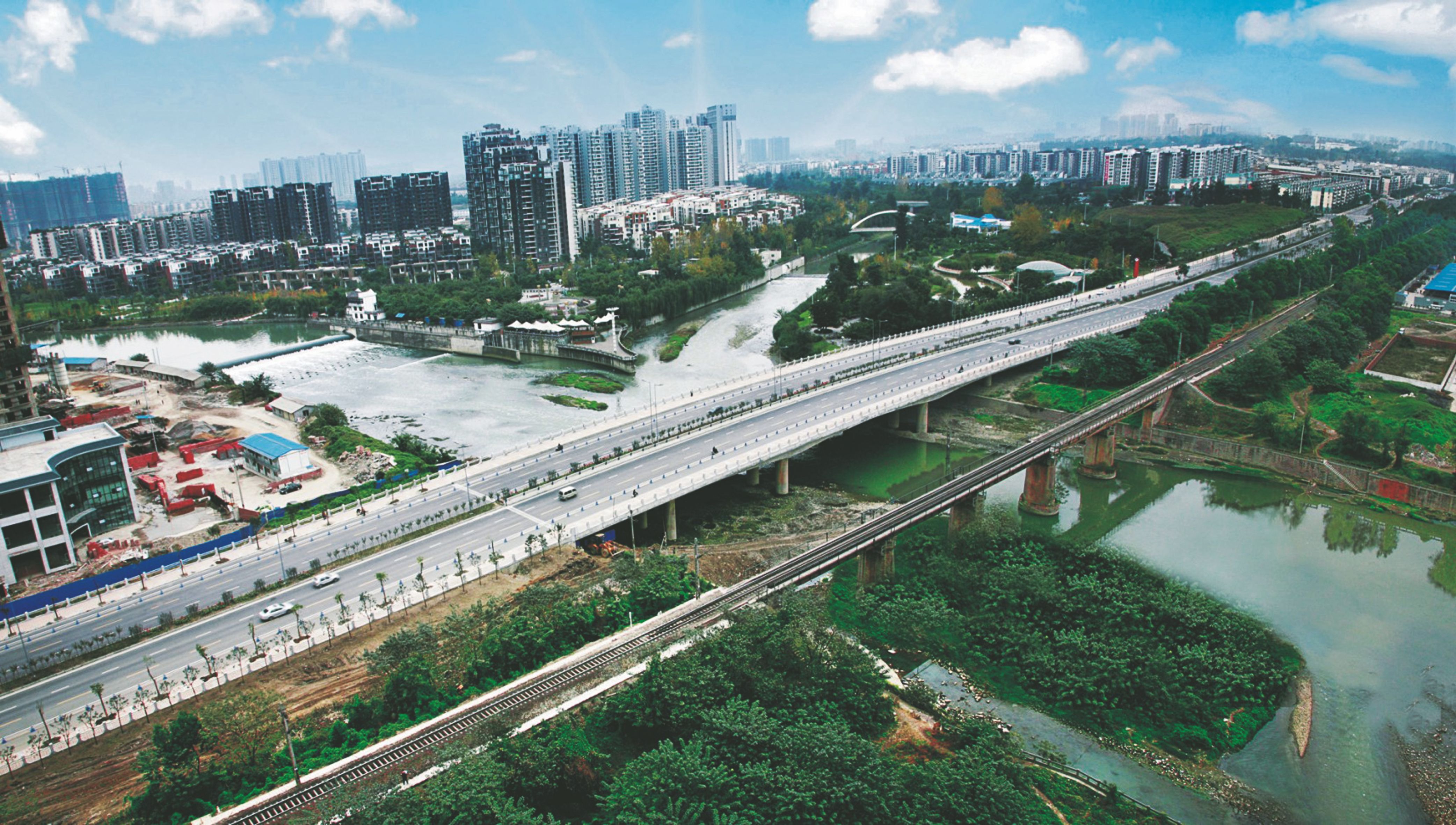 1成都IT大道三環(huán)路跨線橋.jpg