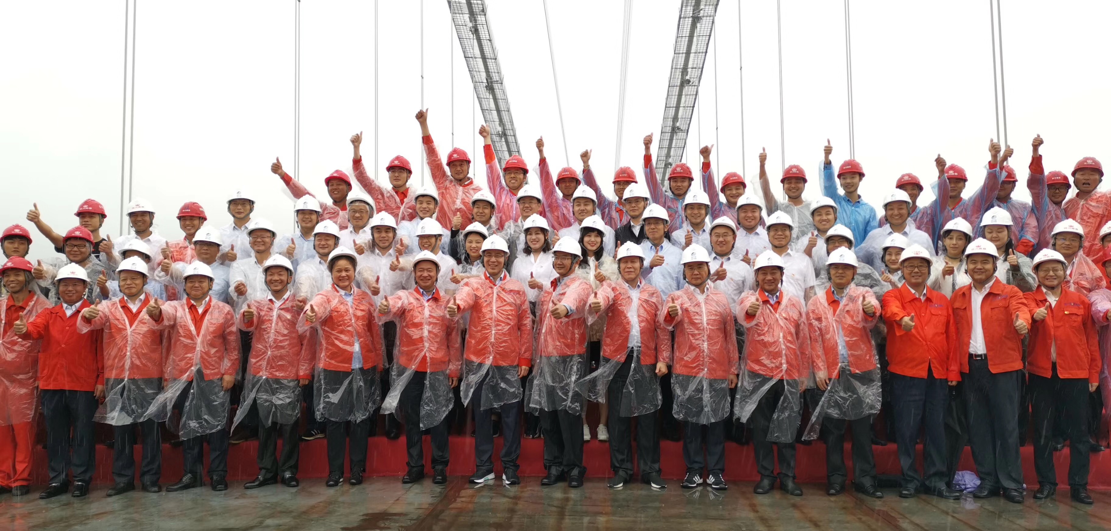 繼承發(fā)揚紅色傳統(tǒng)工匠精神 高效建成超級工程民生工程 ——省鐵投集團在四川路橋赤水河大橋項目開展特色主題教育活動