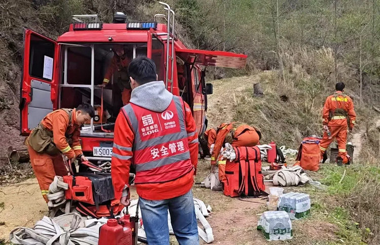 國企擔(dān)當(dāng)丨公路隧道分公司鎮(zhèn)廣高速B1/B2項目開展山火救援