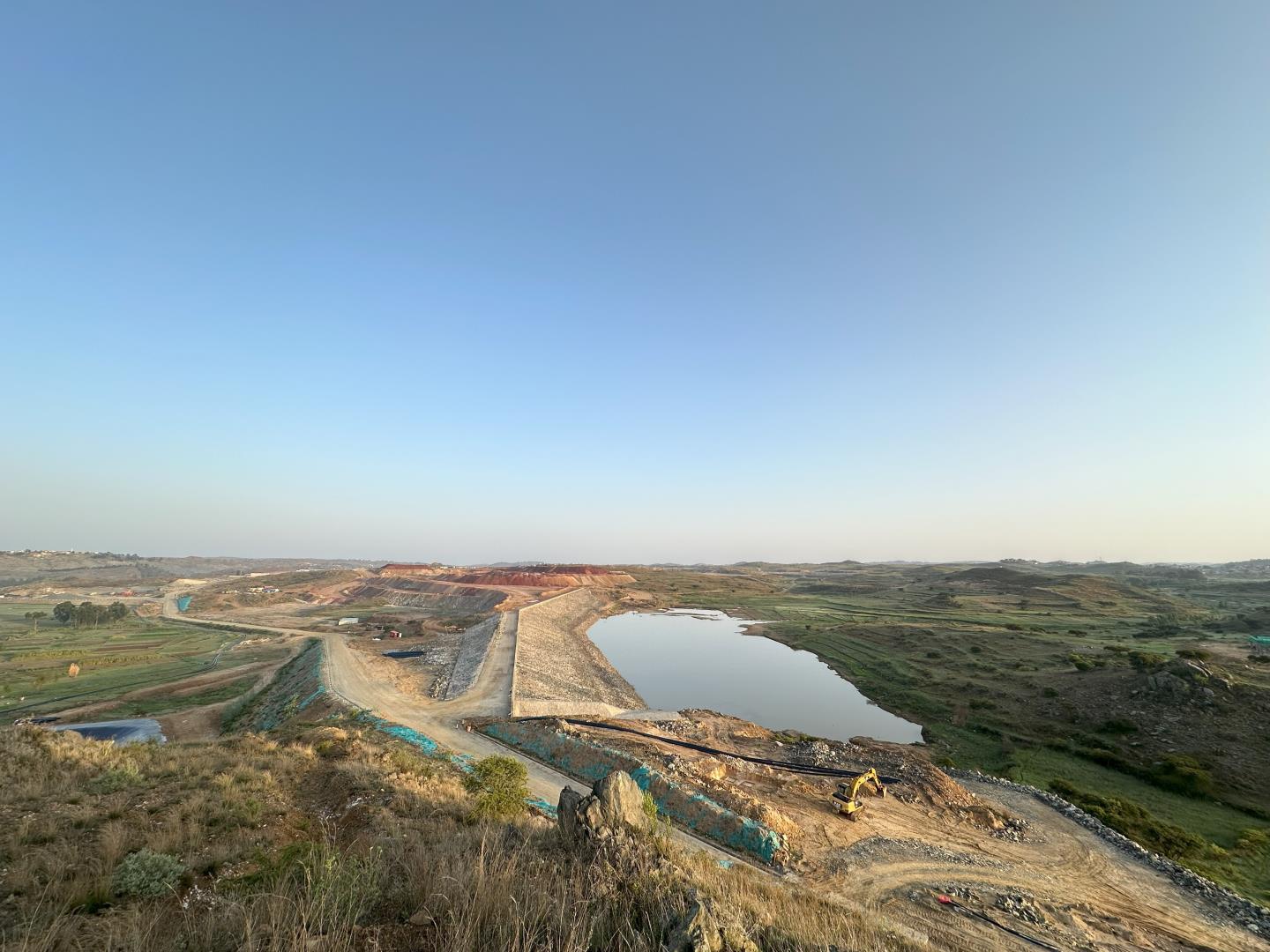 項(xiàng)目動(dòng)態(tài) | 厄立特里亞阿斯馬拉礦建公輔設(shè)施工程項(xiàng)目埃巴多哈礦區(qū)水壩及礦區(qū)3號(hào)、4號(hào)聯(lián)絡(luò)道路順利移交 項(xiàng)目動(dòng)態(tài) | 厄立特里亞阿斯馬拉礦建公輔設(shè)施工程項(xiàng)目埃巴多哈礦區(qū)水壩及礦區(qū)3號(hào)、4號(hào)聯(lián)絡(luò)道路順利移交