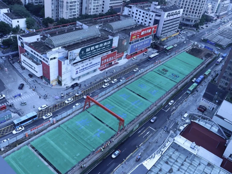 項(xiàng)目動(dòng)態(tài) | 一鍵開啟“無塵模式”,綿陽火車站站前廣場(chǎng)及周邊配套設(shè)施建設(shè)項(xiàng)目智能防塵系統(tǒng)正式上線 項(xiàng)目動(dòng)態(tài) | 一鍵開啟“無塵模式”,綿陽火車站站前廣場(chǎng)及周邊配套設(shè)施建設(shè)項(xiàng)目智能防塵系統(tǒng)正式上線